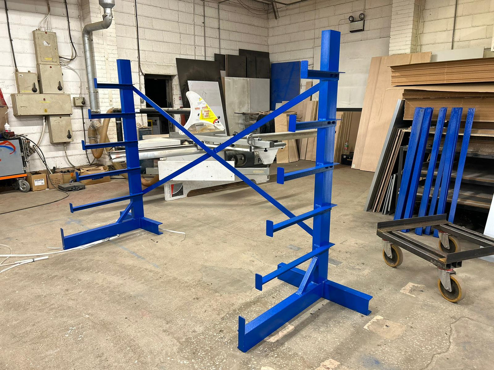 Top-Quality Workbenches & Storage Solutions | Made in Britain — UK ...